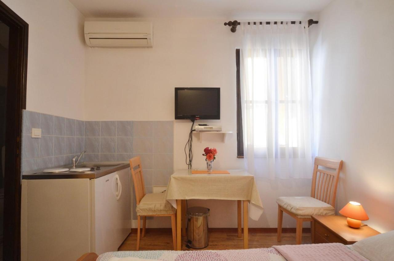 Andronella Studios Rovinj Exterior photo