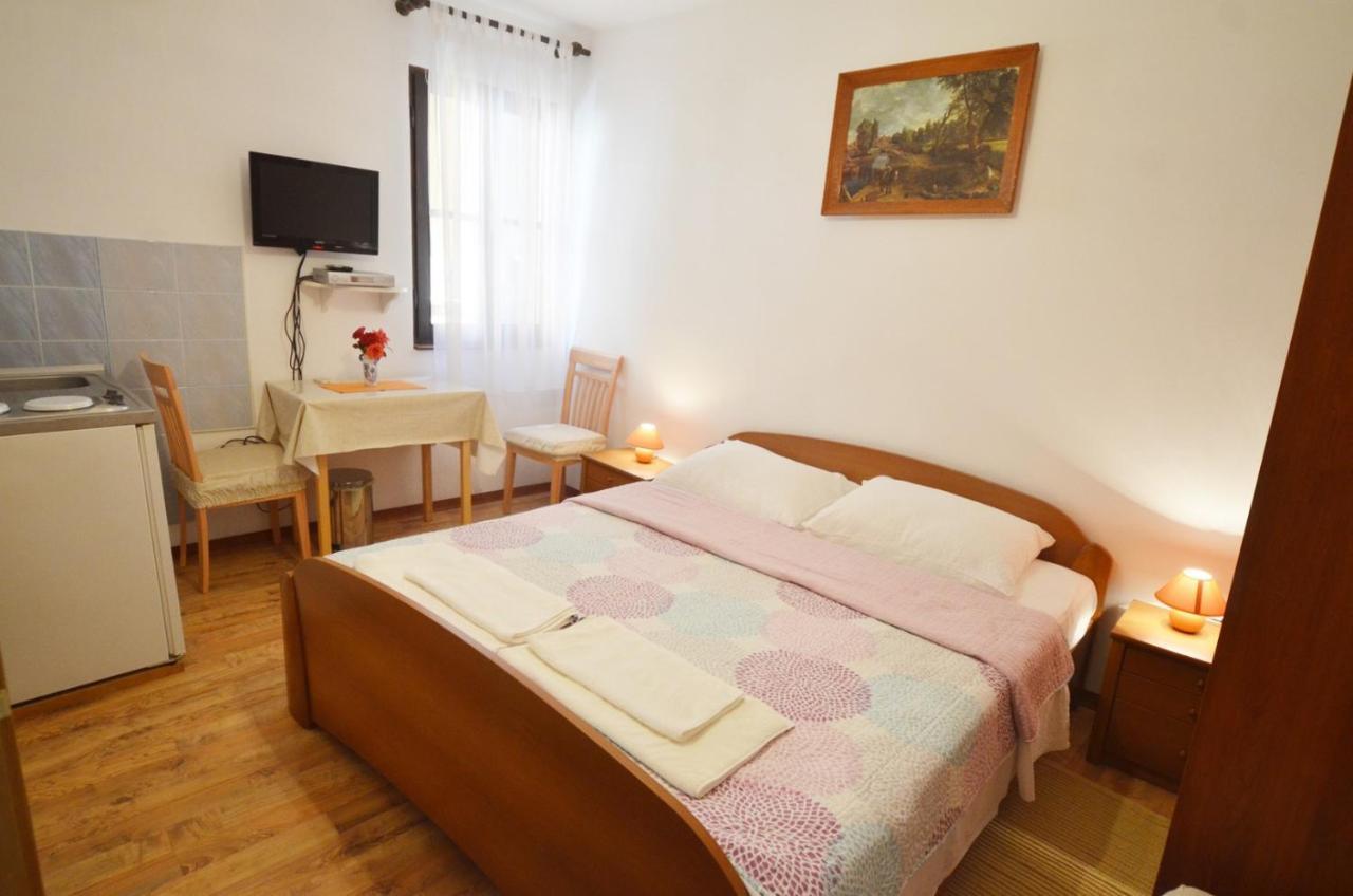Andronella Studios Rovinj Exterior photo